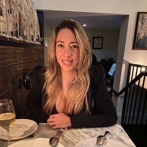 Meet your Posher, Ana